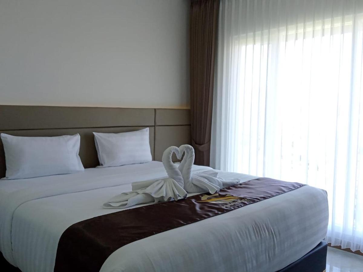 Grand Samota Hotel Sumbawa Екстериор снимка