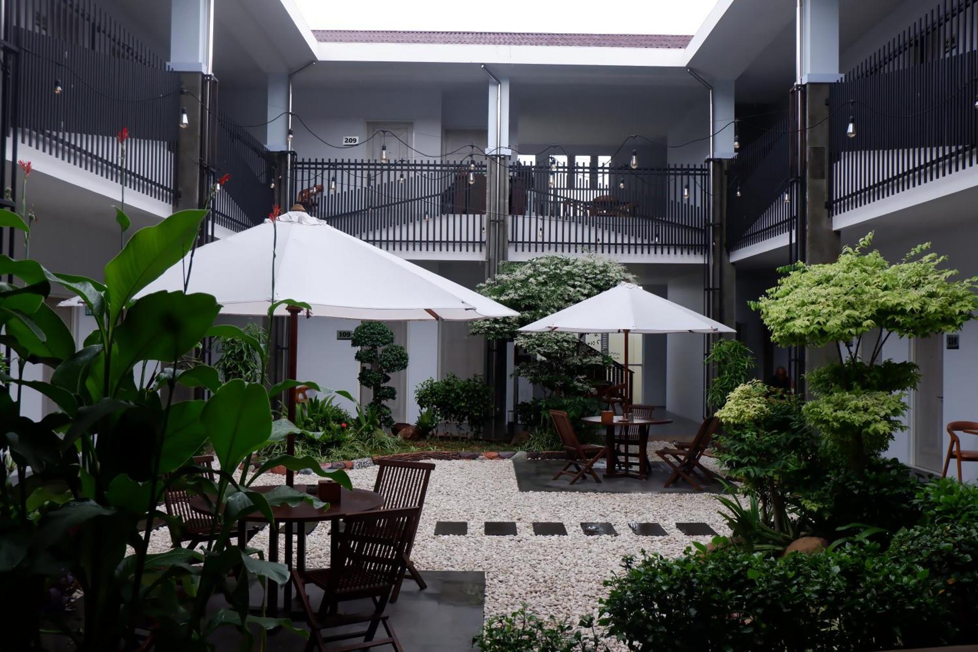 Grand Samota Hotel Sumbawa Екстериор снимка