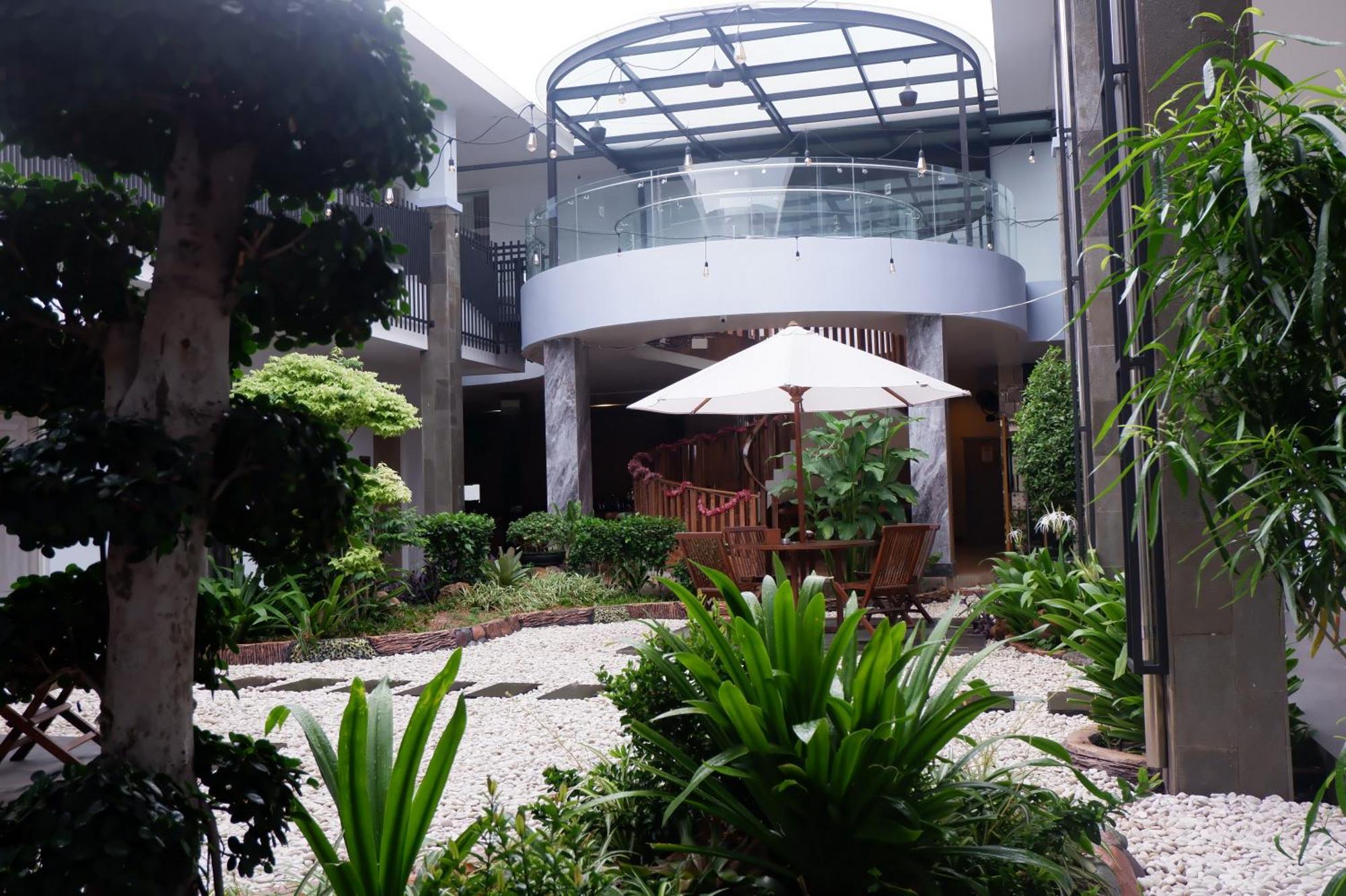 Grand Samota Hotel Sumbawa Екстериор снимка