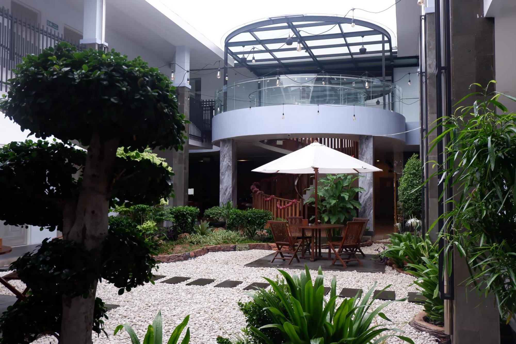 Grand Samota Hotel Sumbawa Екстериор снимка